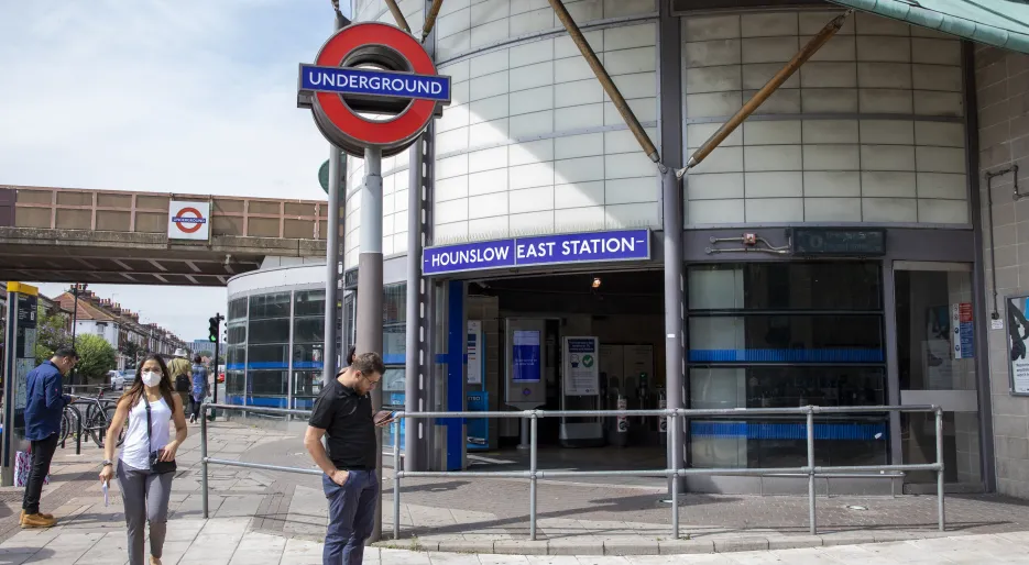 Stations-Hounslow East-06.jpg