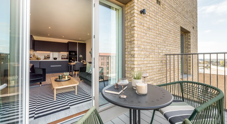 Lampton Parkside, Balcony