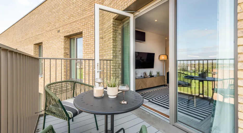 Lampton Parkside, Balcony