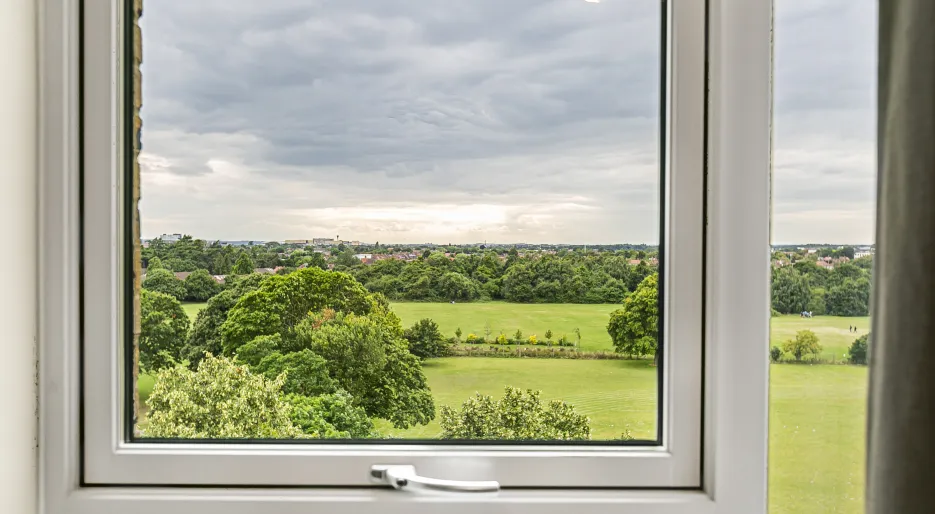 Lampton Parkside - 2-bed - U-kitchen 