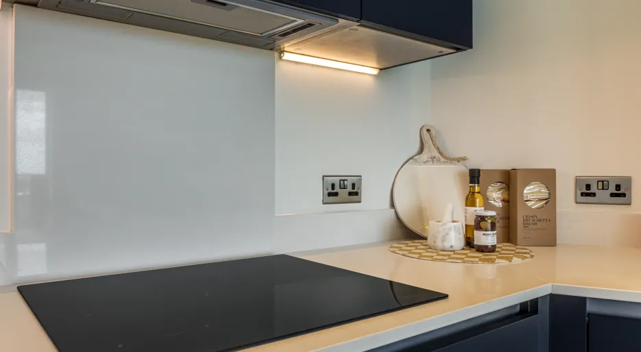 Lampton Parkside - Apartment F1.86 - 2-bedroom 2-bathroom - Kitchen