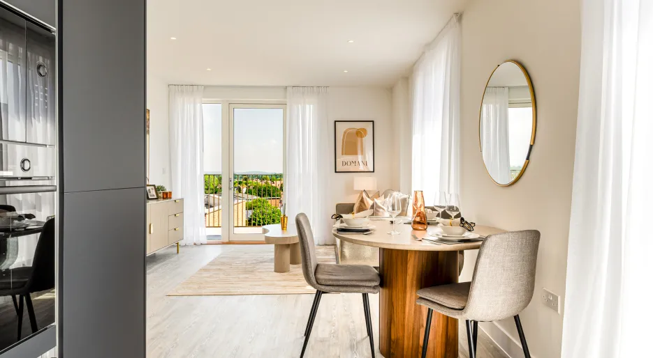 Lampton Parkside, 1 bed 1 bath, dining area
