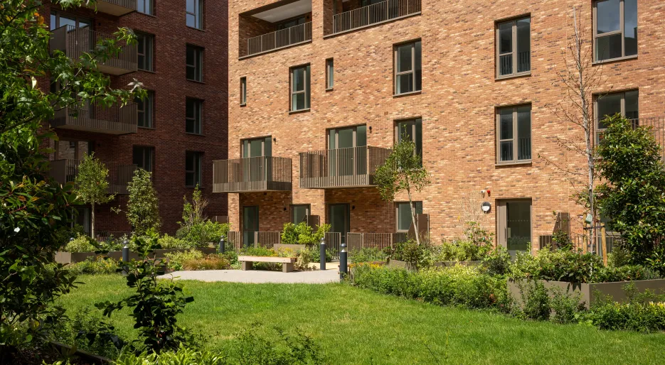 Lampton Parkside - External - Block F2 