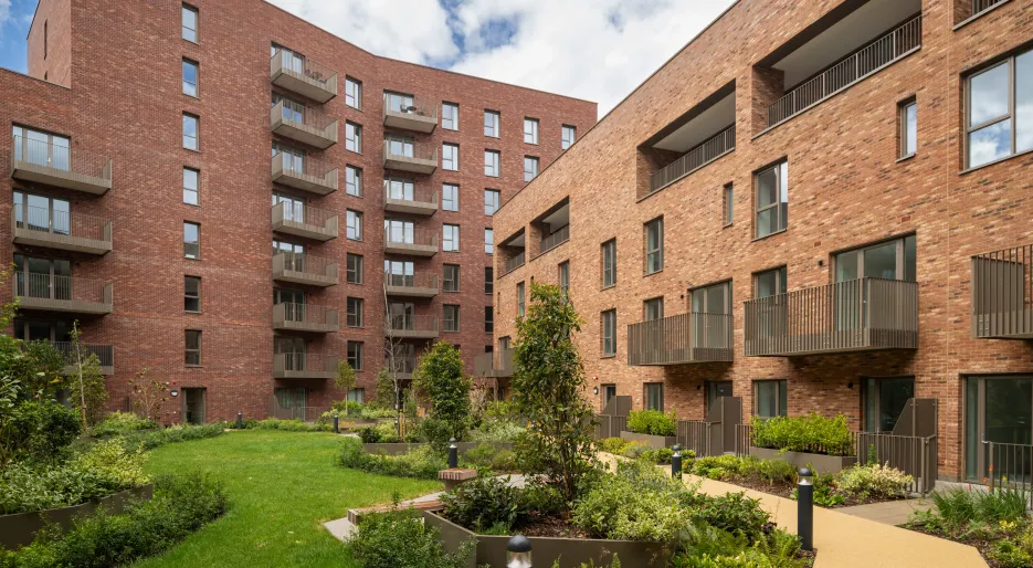Lampton Parkside - External - Block F2 